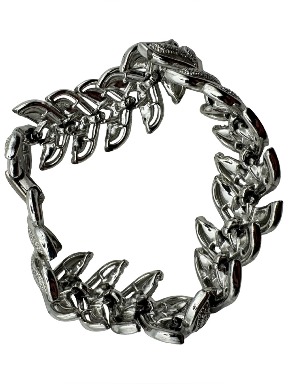 Vintage‎ Silver Tone Textured Chevron Leaf Link Bracelet Fishtail Design
